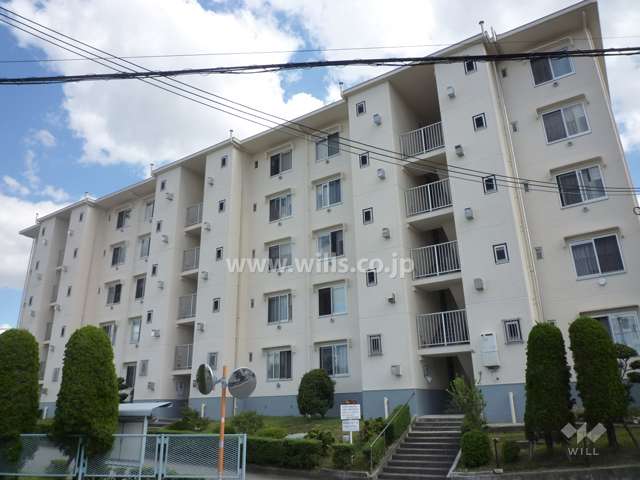 上田東町住宅2号棟の外観（北西側から）