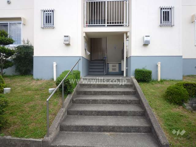 住戸入り口（共用ポスト）