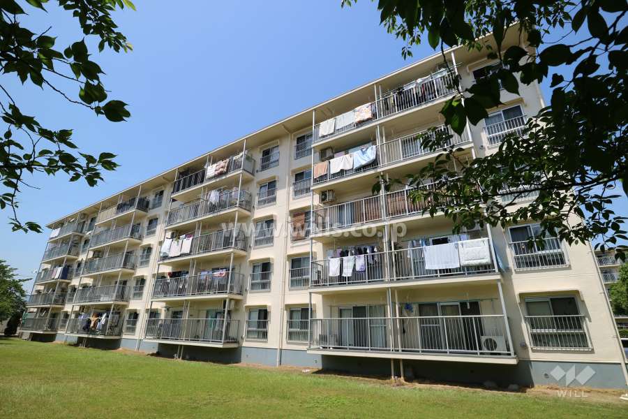 上田東町住宅3号棟の外観（南東側から）