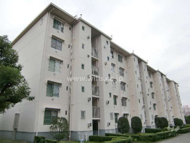 上田東町住宅3号棟の外観（北東側から）