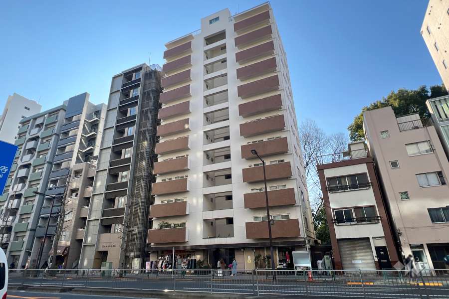 六義園第6コーポの外観（北東側から）