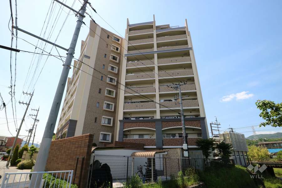 ハイネスクラウズ宝塚中山ボスタージェの外観（南東側から）