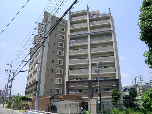 ハイネスクラウズ宝塚中山ボスタージェの外観（南東側から）