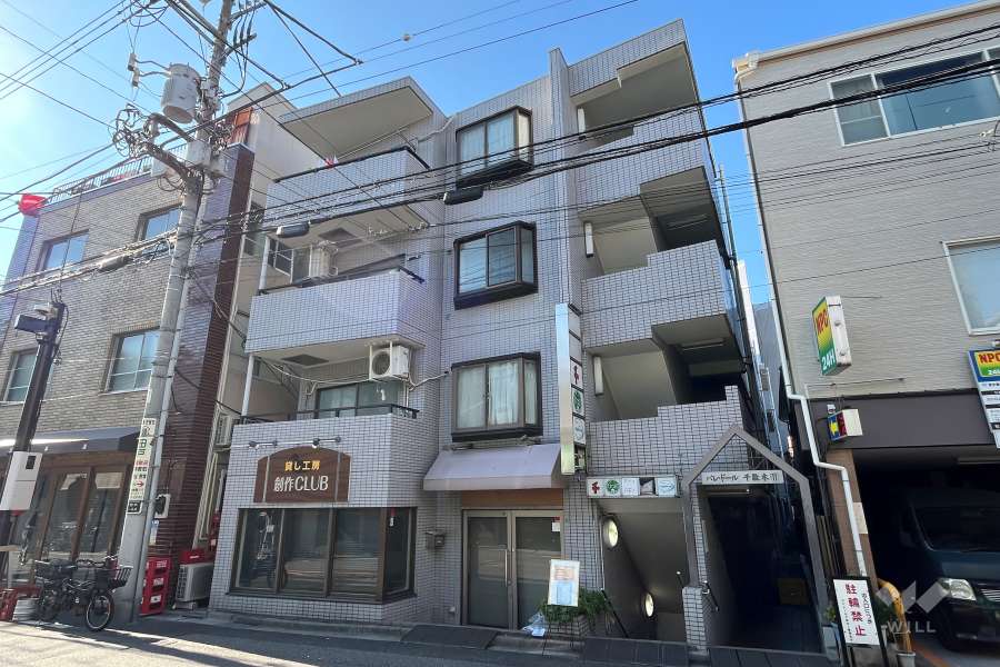 パレドール千駄木2の外観（北東側から）