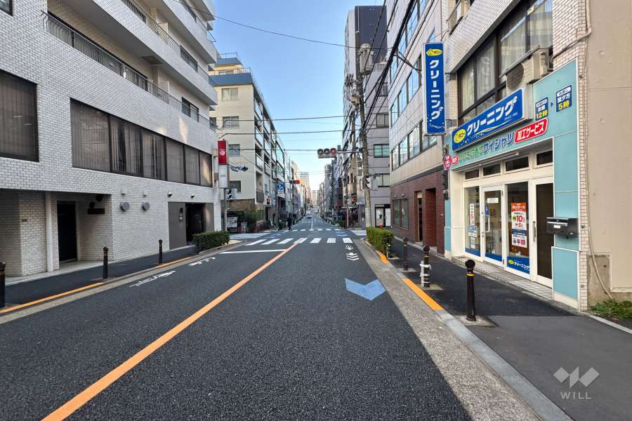 敷地南側の前面道路