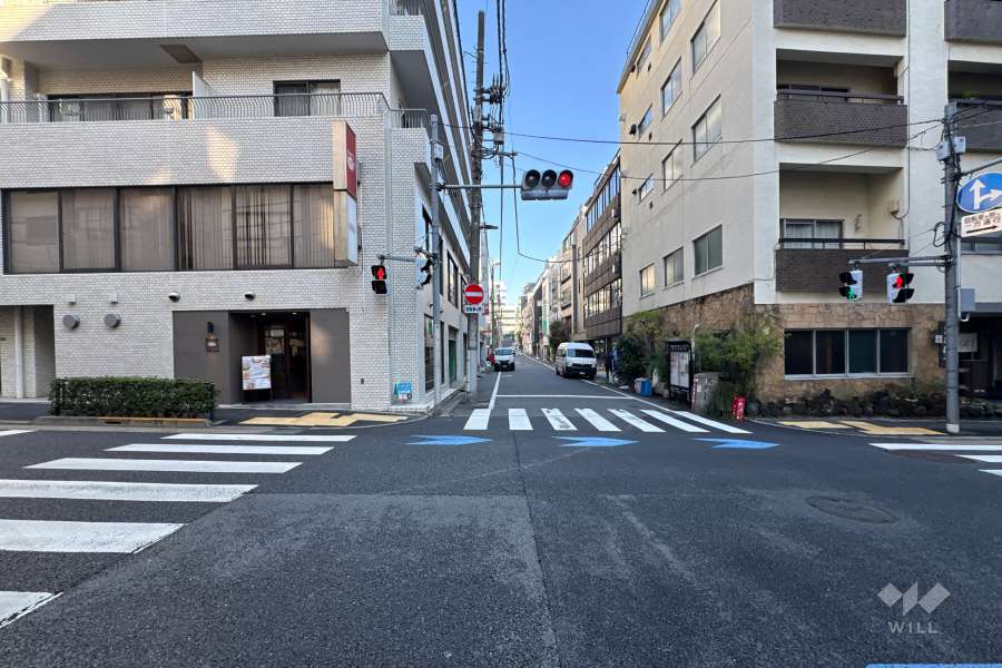 敷地東側の前面道路