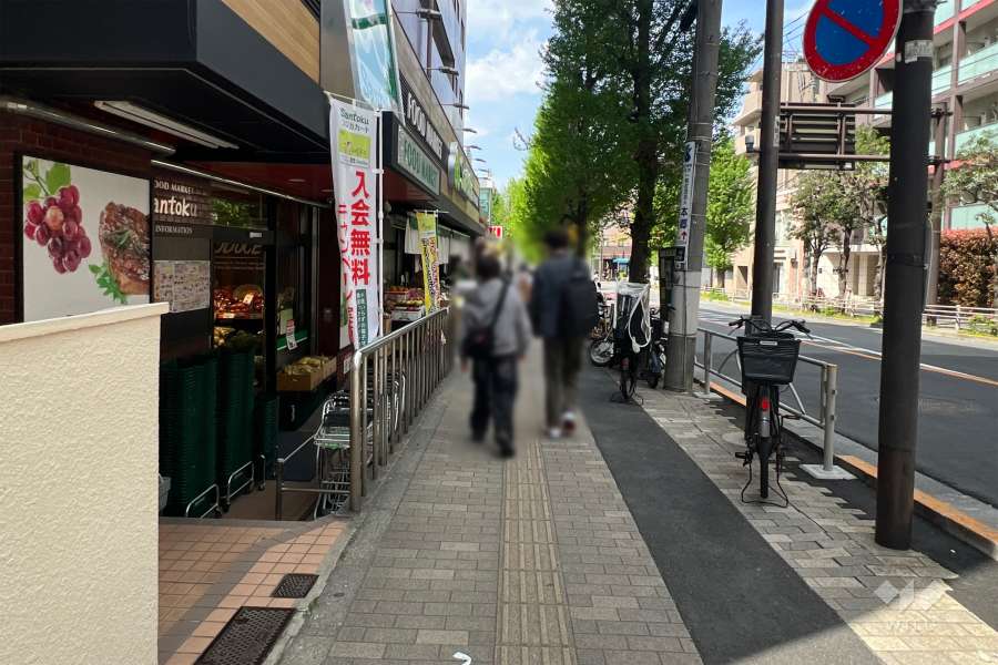 敷地東側の前面道路