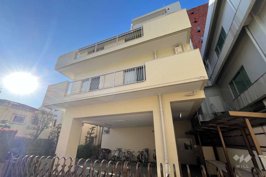 コンドミニアム千駄木の外観（東側から）