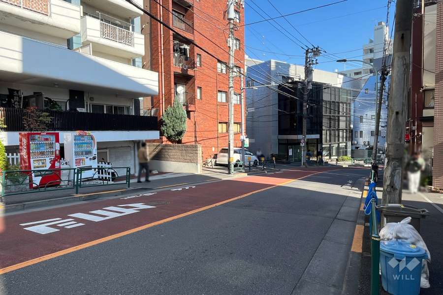 敷地南側の前面道路