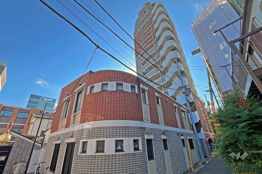 ジェイパーク東大前タワーウエストの外観（北東側から）