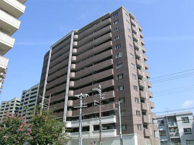 グラン・ブルー宝塚の外観（南東側から）