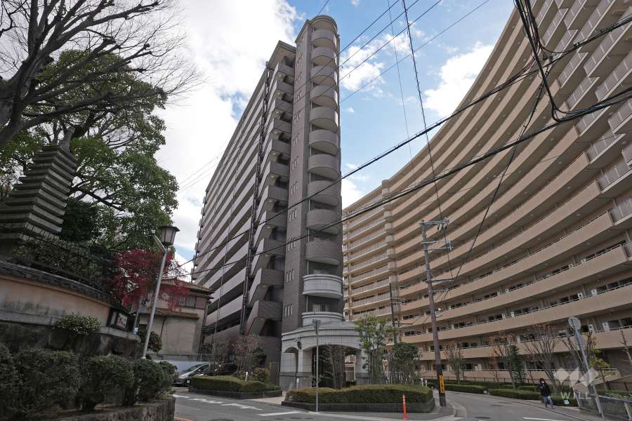 グラン・ブルー宝塚の外観（北西側から）