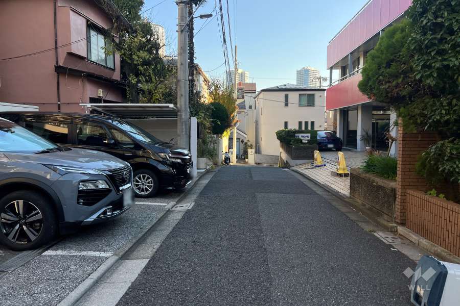 敷地南西側の前面道路