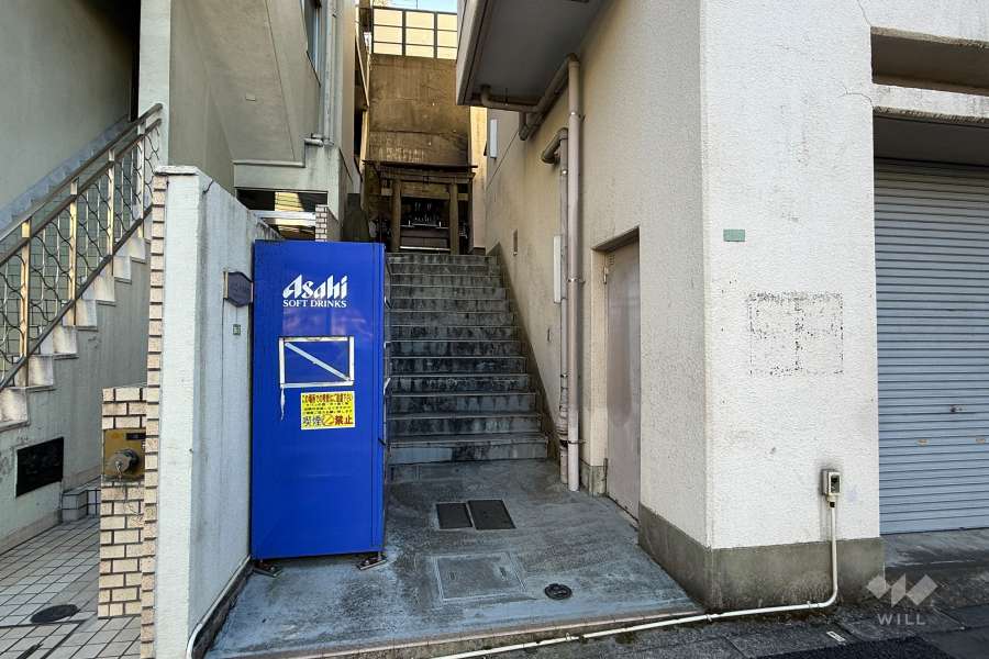 敷地入り口