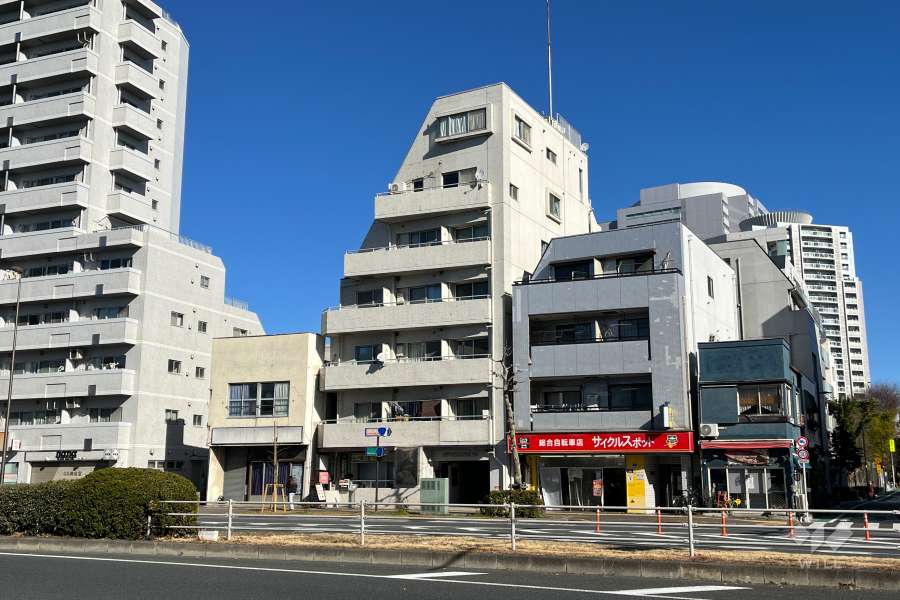 チサンマンション文京千石の外観（南側から）