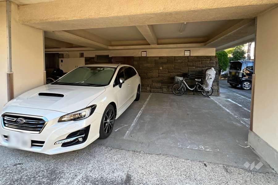 敷地内駐車場（屋内平面式）