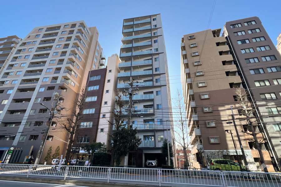 アクシア文京本駒込の外観（北東側から）