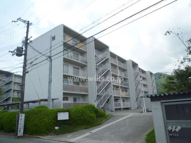 清和台センターハイツN棟の外観