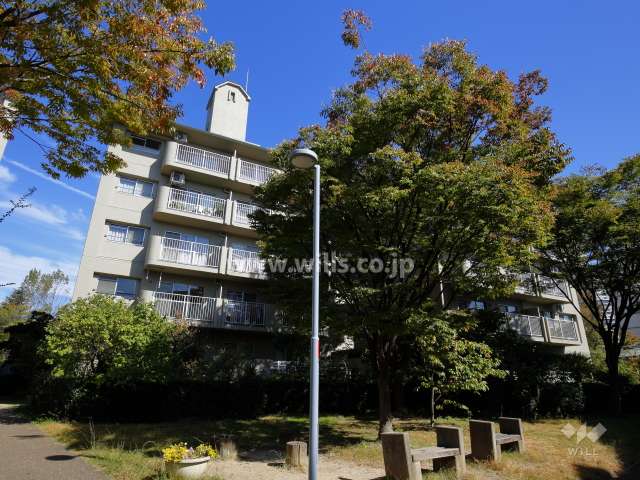 芦屋緑1住宅 2号棟の外観（南西側から）