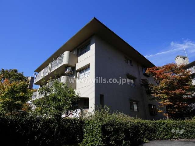 芦屋緑1住宅 3号棟の外観（南東側から）