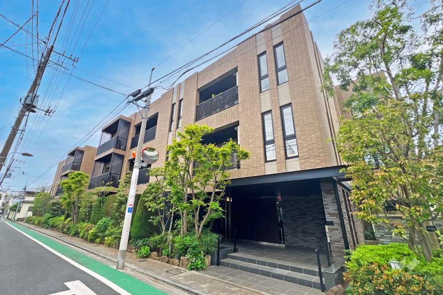 ザ・パークハウス小日向の外観（東側から）