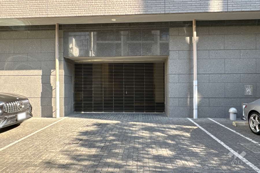 駐車場の出入り口（リングシャッター付き）