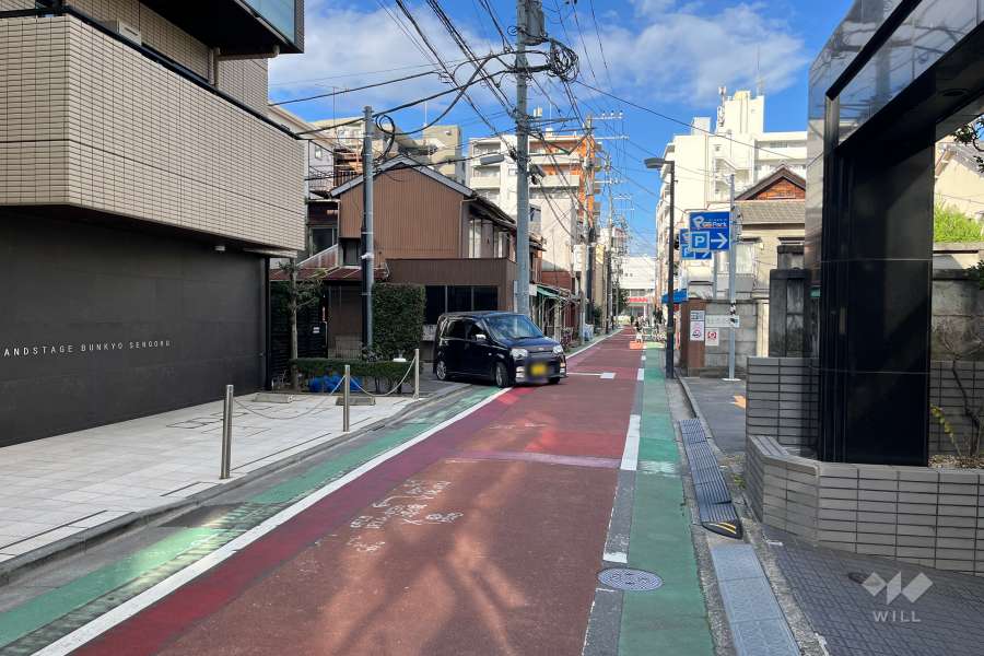 敷地北東側の前面道路