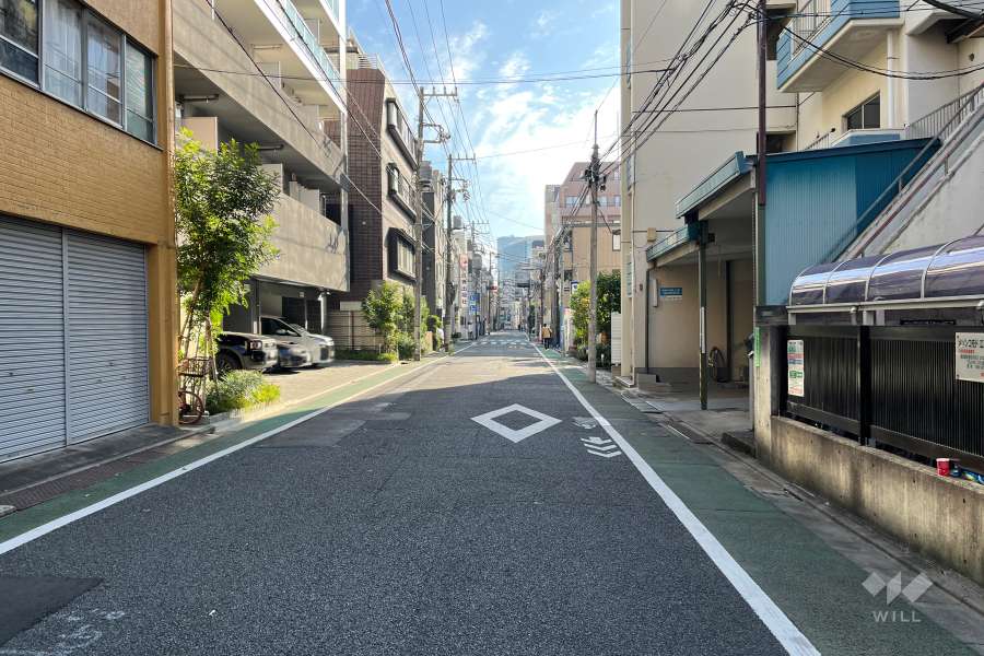 敷地北東側の前面道路