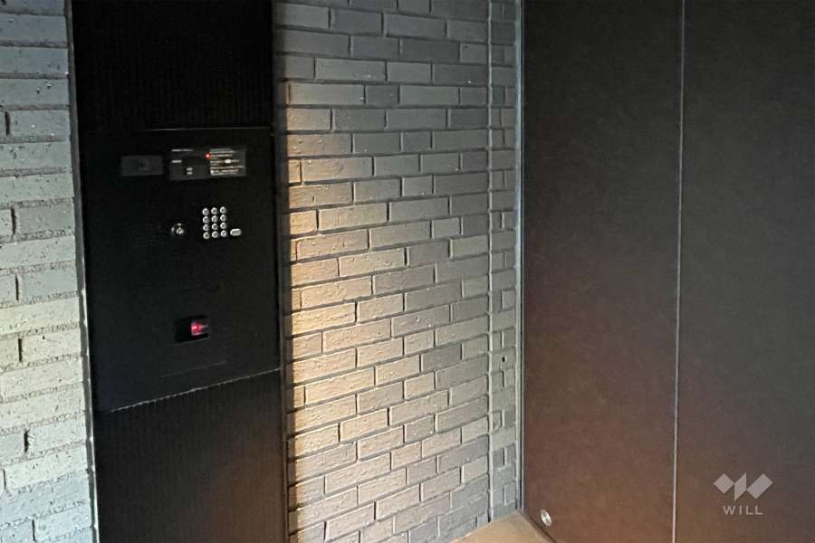 エントランスはオートロック付きです。