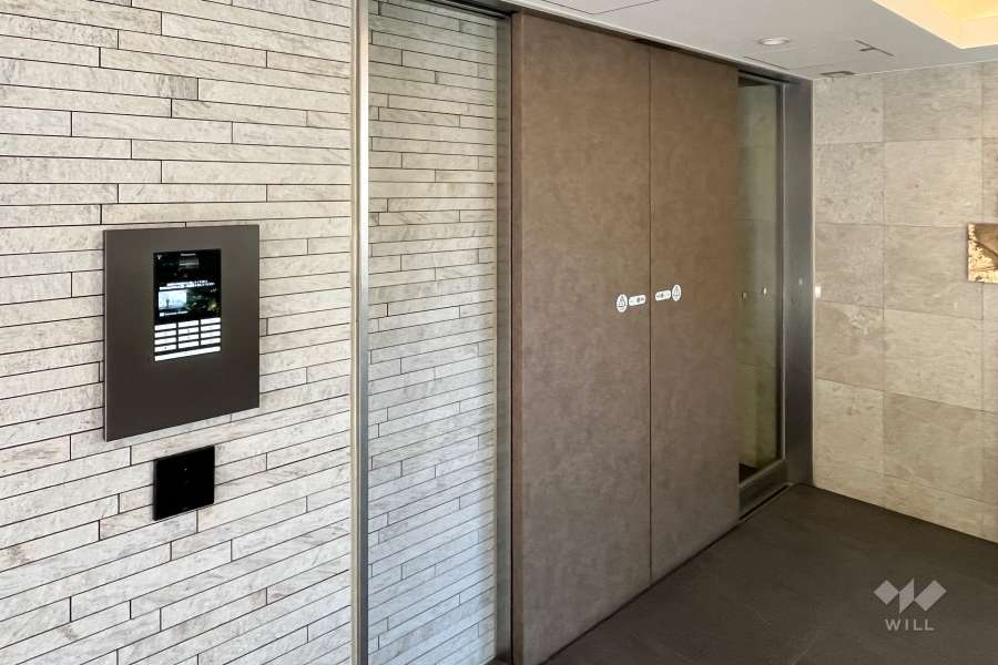 エントランスはオートロック付きです。