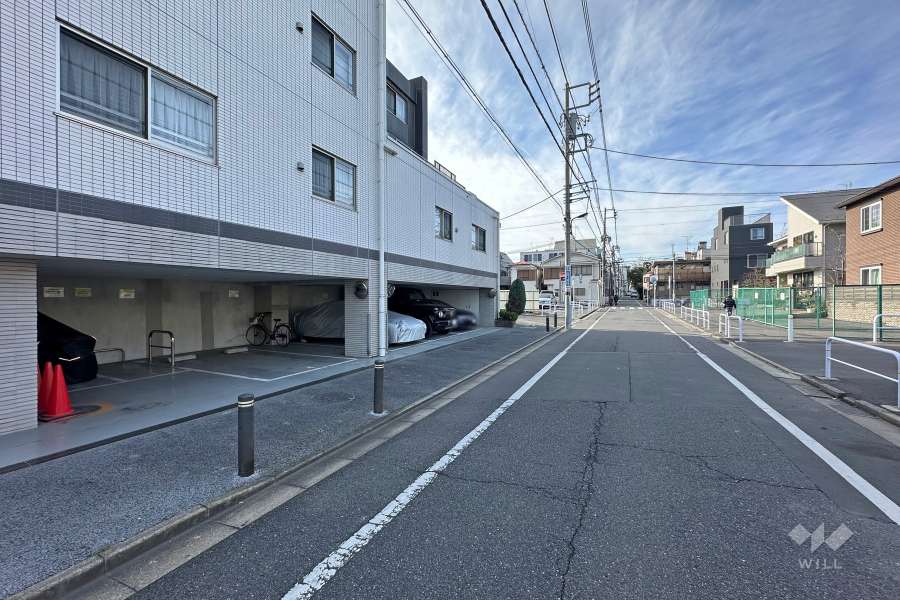 敷地北側の前面道路