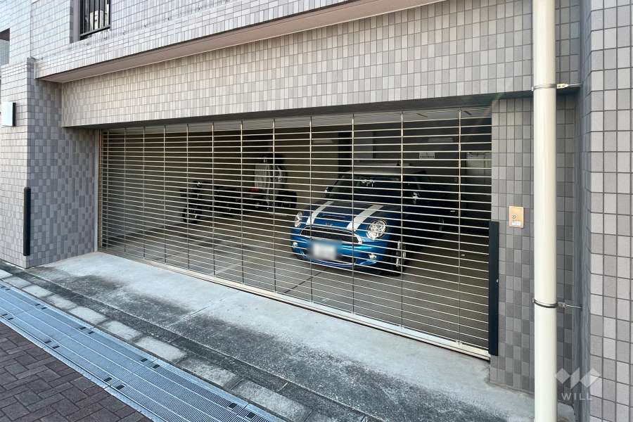 駐車場の出入り口（リングシャッター付き）　