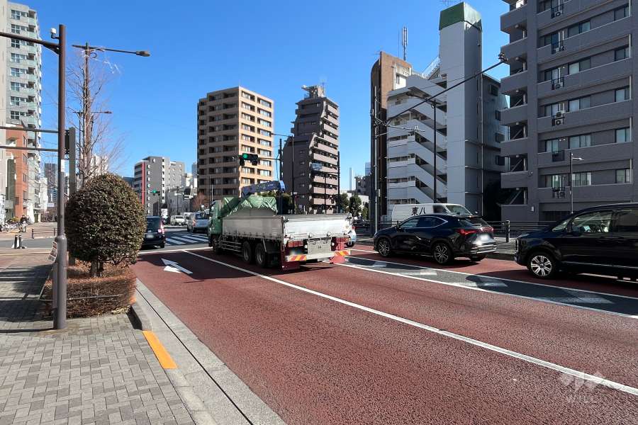 敷地北西側の前面道路