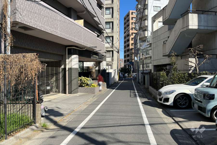 敷地東側の前面道路