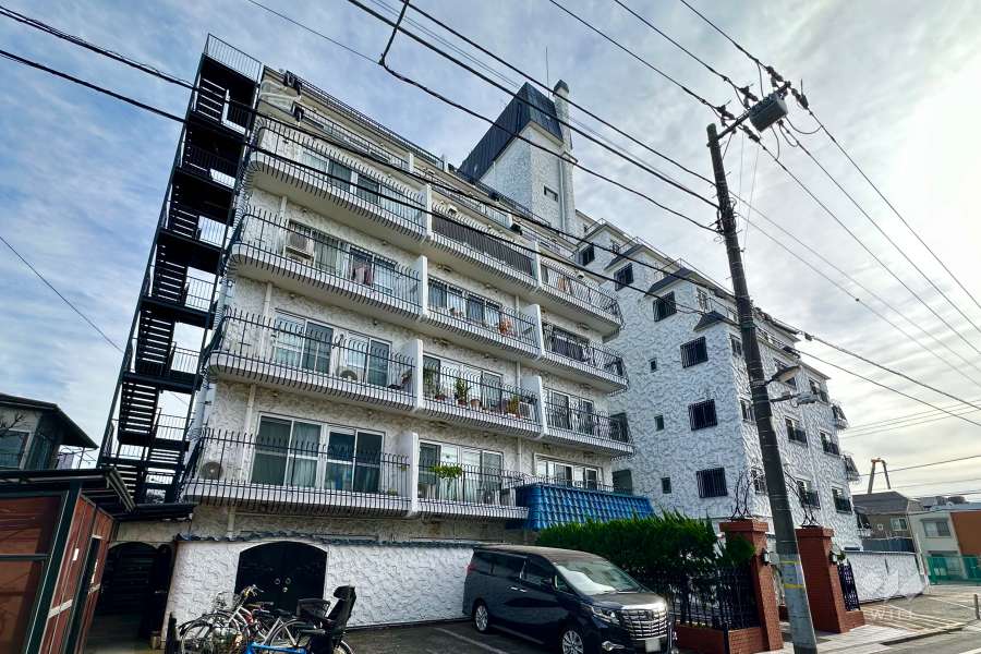 秀和椎名町レジデンスの外観（北西側から）