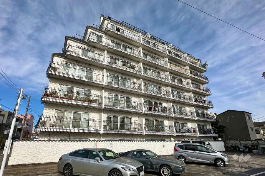 秀和椎名町レジデンスの外観（南西側から）