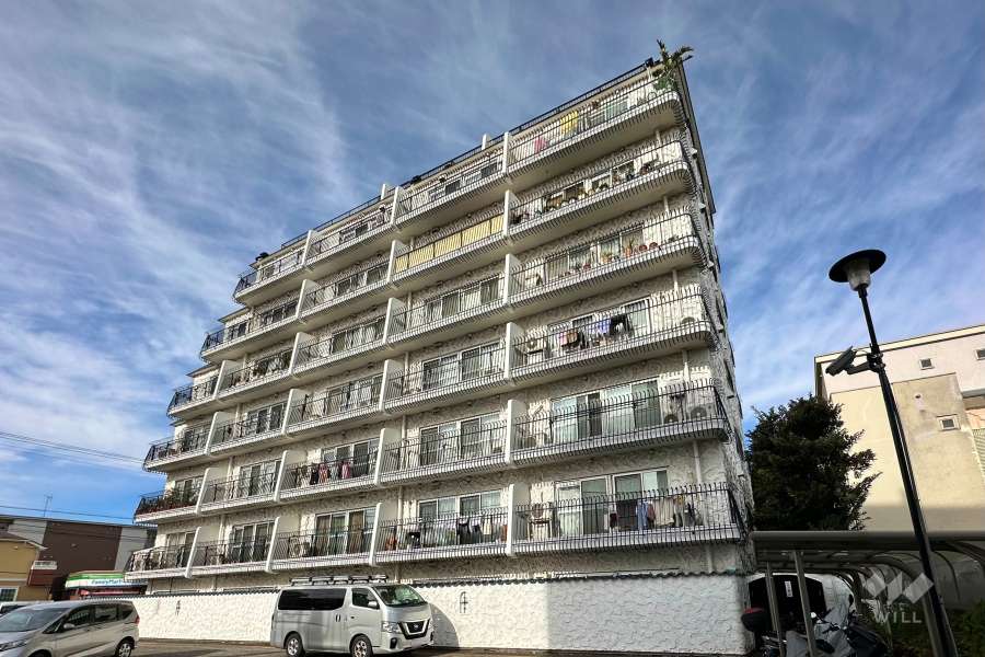 秀和椎名町レジデンスの外観（南東側から）