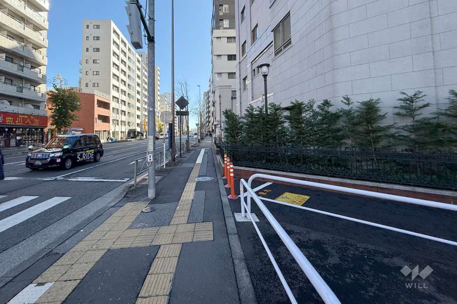 敷地北東側の前面道路