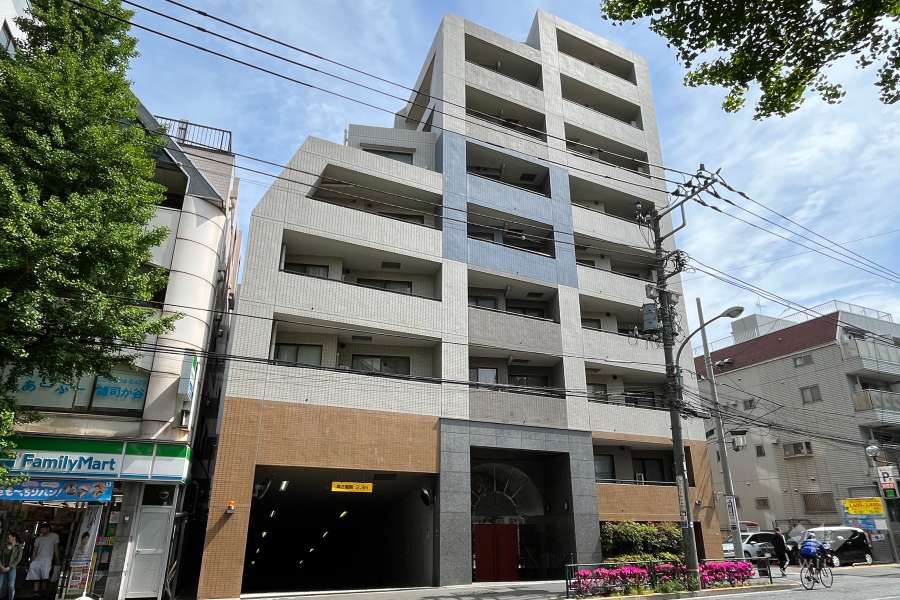 クレッセント目白の外観（南西側から）