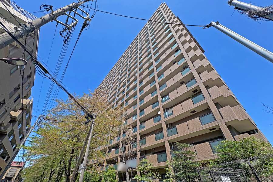 シスナブ池袋本町の外観（南東側から）
