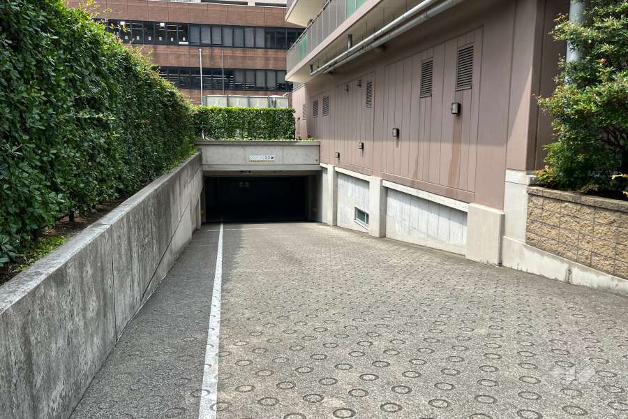 駐車場の出入り口