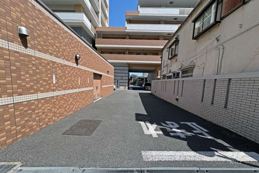 駐車場の出入口