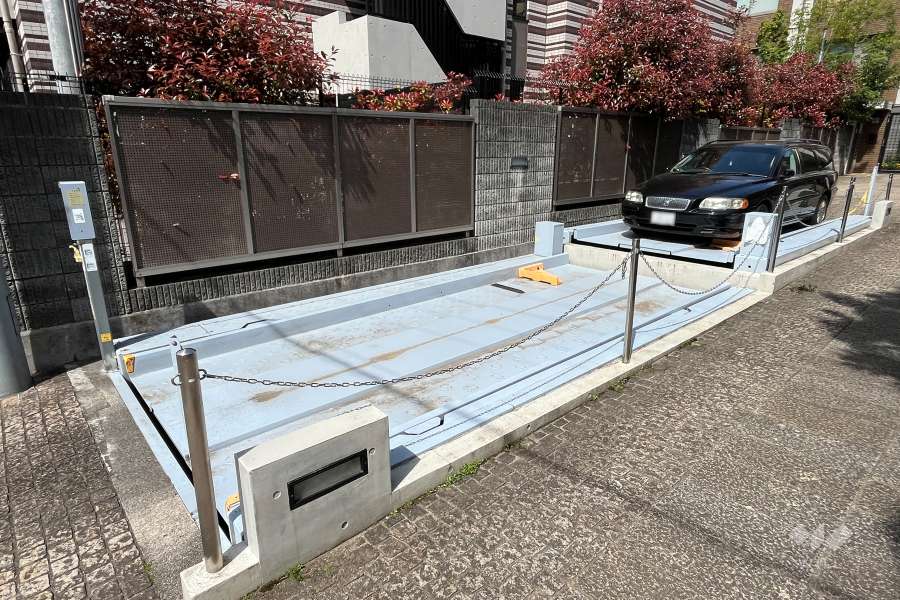 敷地内駐車場（屋外機械式）