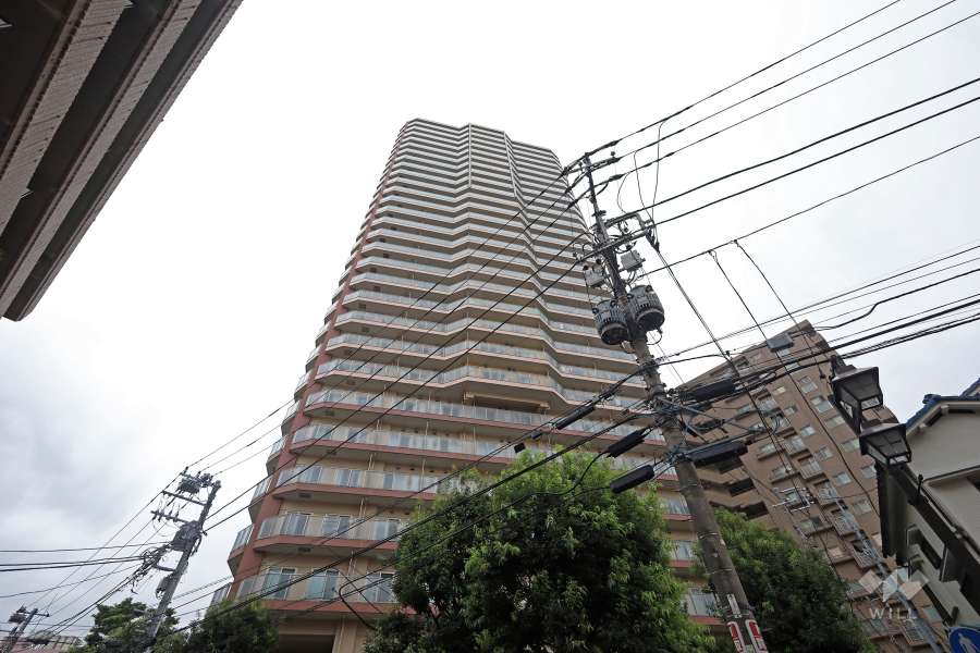 グローリオタワー巣鴨の外観（南西側から）