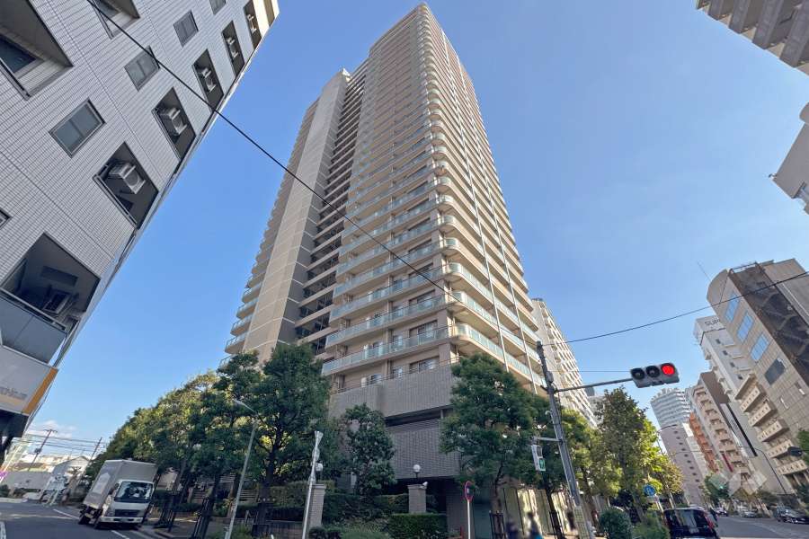 シティハウス大塚ステーションコートの外観（西側から）