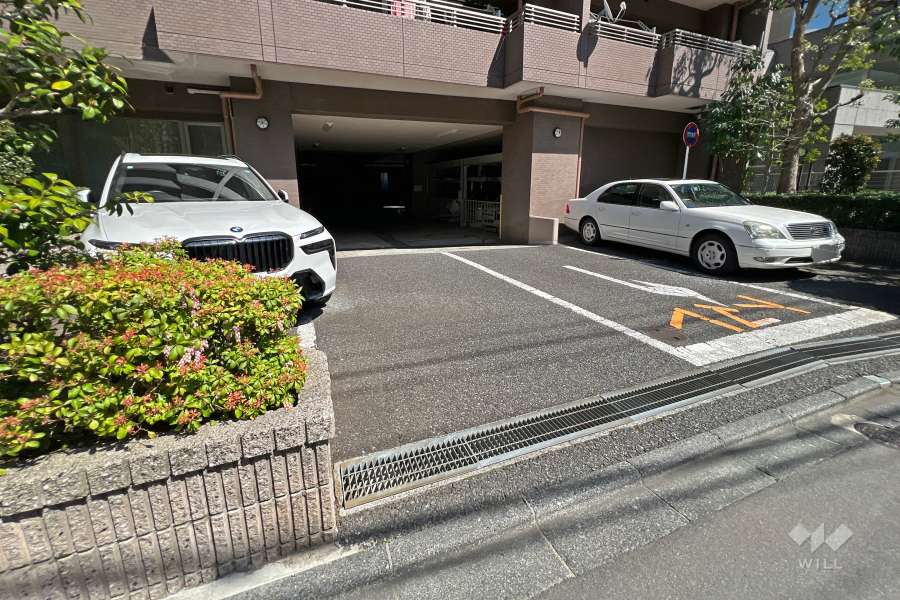 敷地内駐車場（屋外平面式）