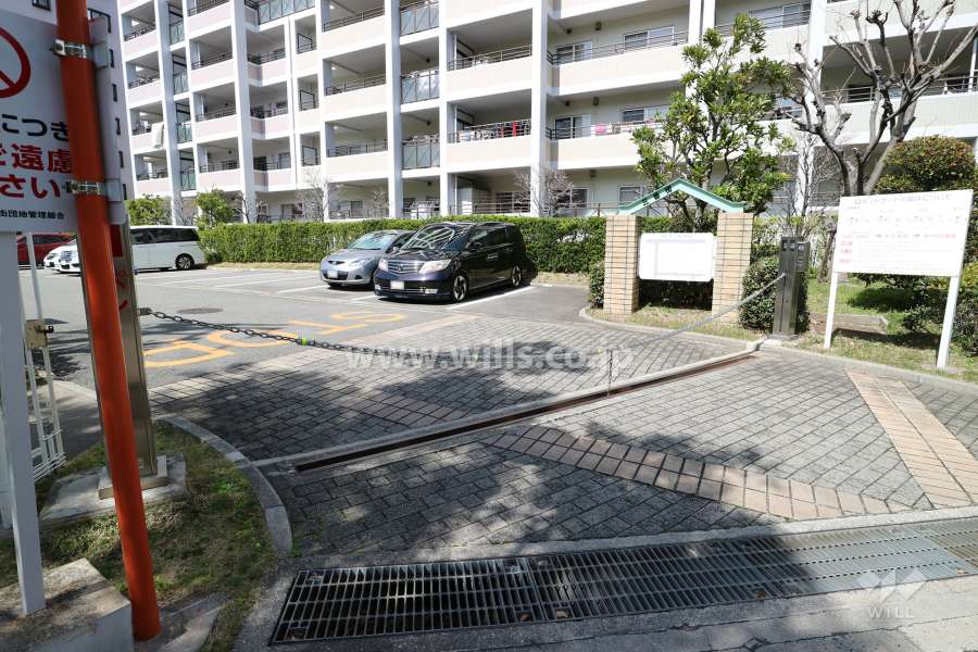 駐車場出入り口