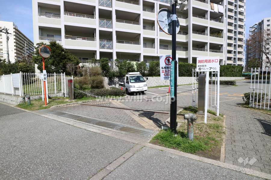 駐車場の出入り口