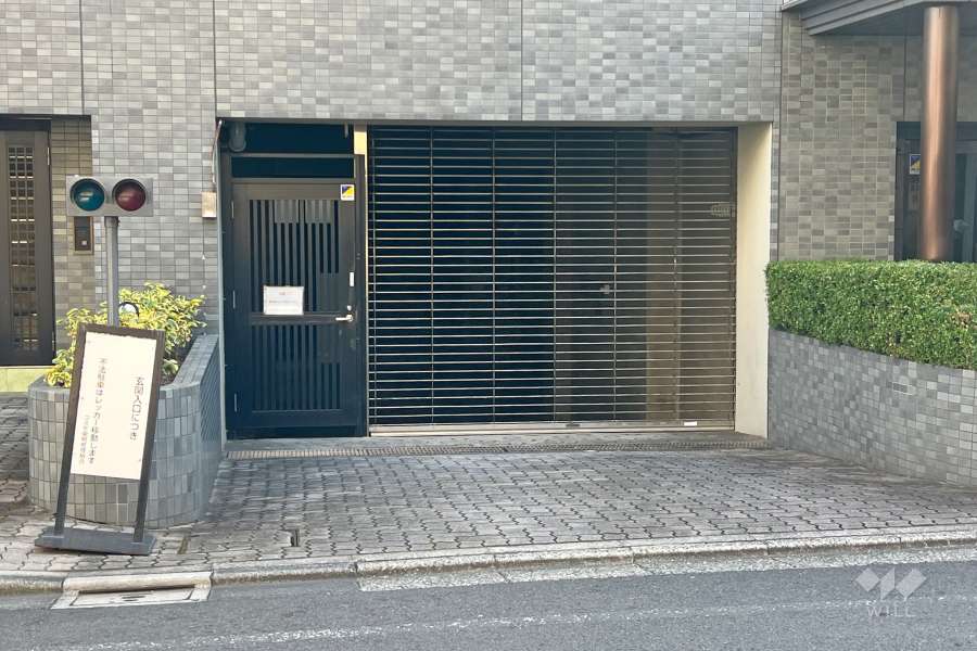 駐車場の出入り口（リングシャッター付き）