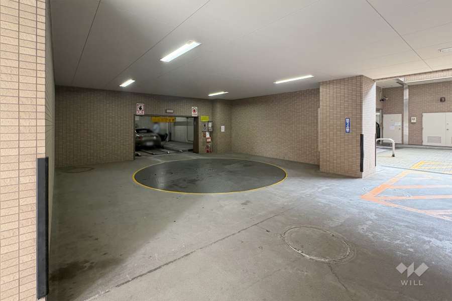 敷地内駐車場（屋内機械式）